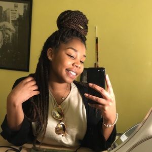 Meet your Posher, Naeemah